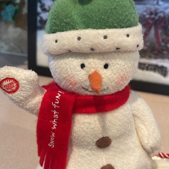 2007 Hallmark Jingle Pals
Snow What Fun Sledders
Singing Snowman Dog Penguin - Picture 4 of 8